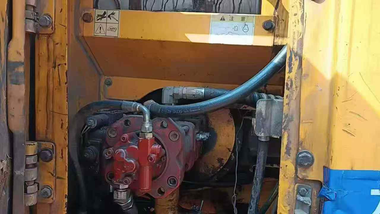 Used Hyundai R110-7 Excavator 2016 Model / 3