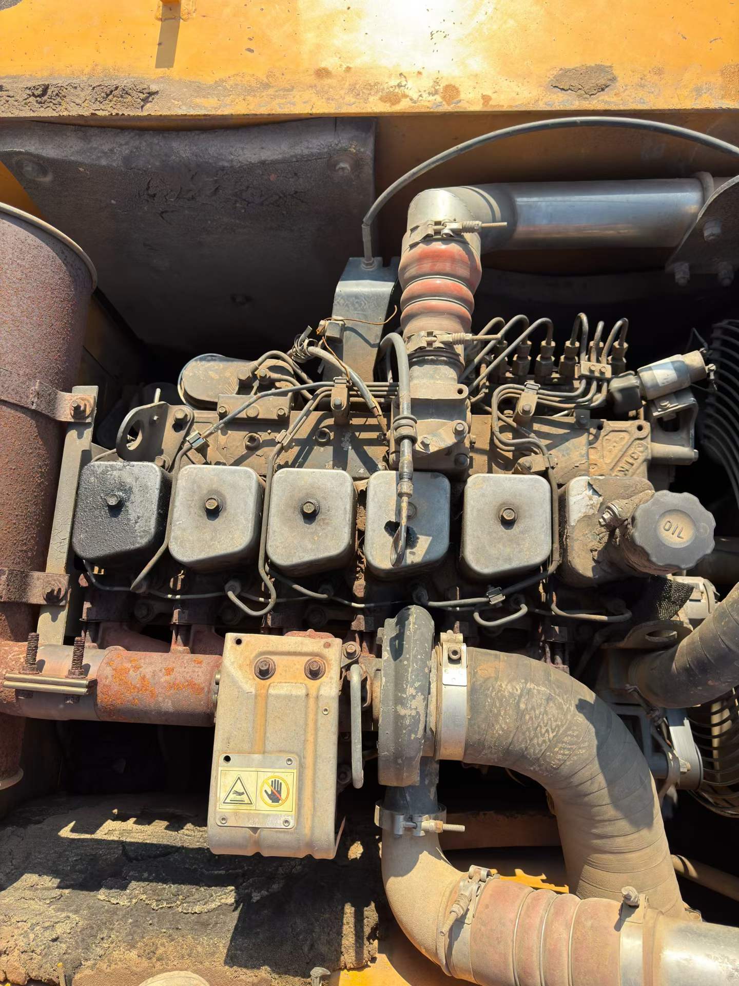 Used Hyundai R215-7 Excavator 2010 Model / 3