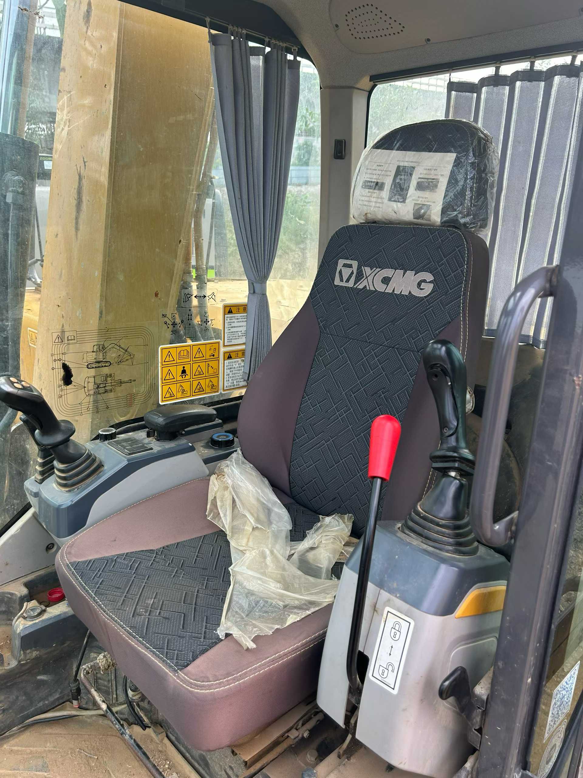 Used XCMG XE75WD Excavator 2024 Model / 5