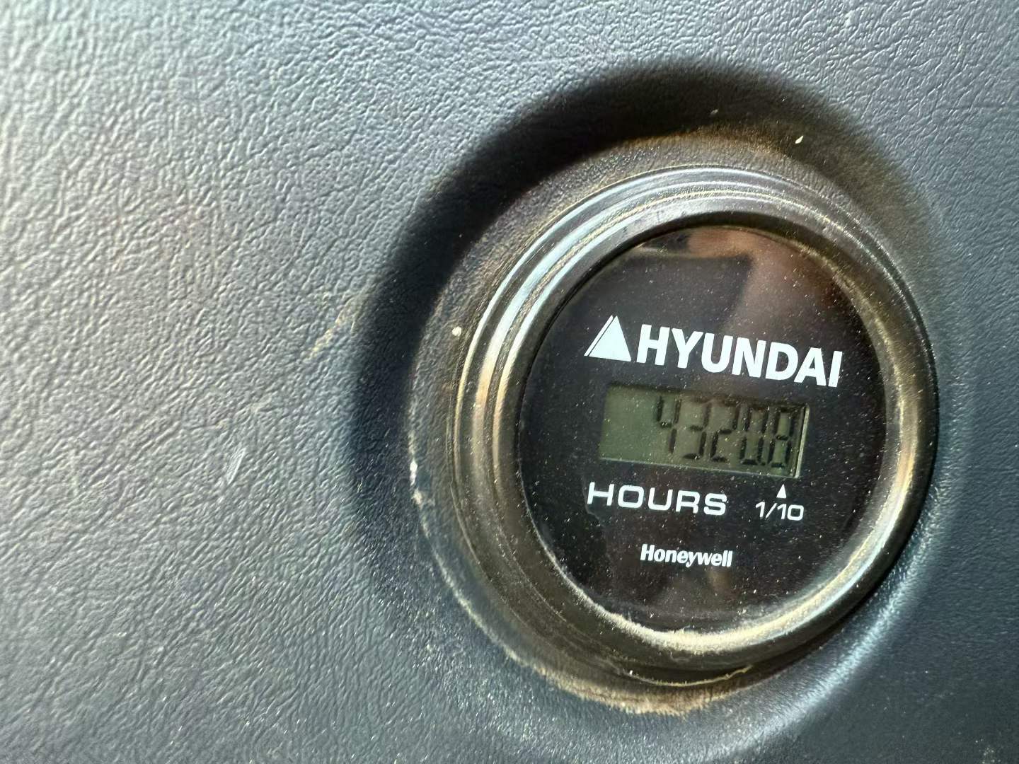 Used Hyundai R215VS Excavator 2021 Model / 6