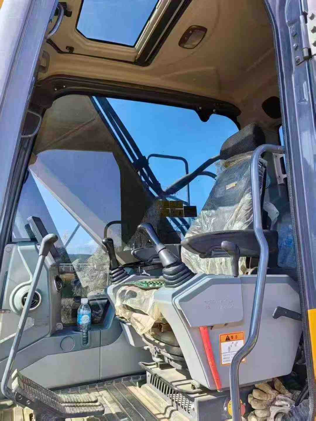 Used XCMG XE215 Excavator 2021 Model / 6