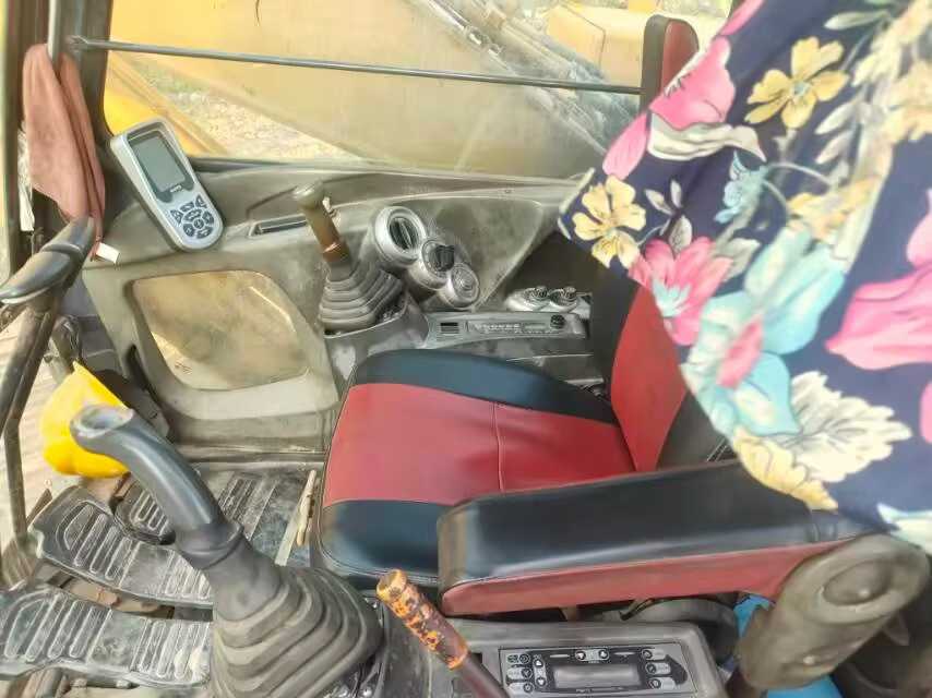 Used Kato HD820V Excavator 2016 Model / 6