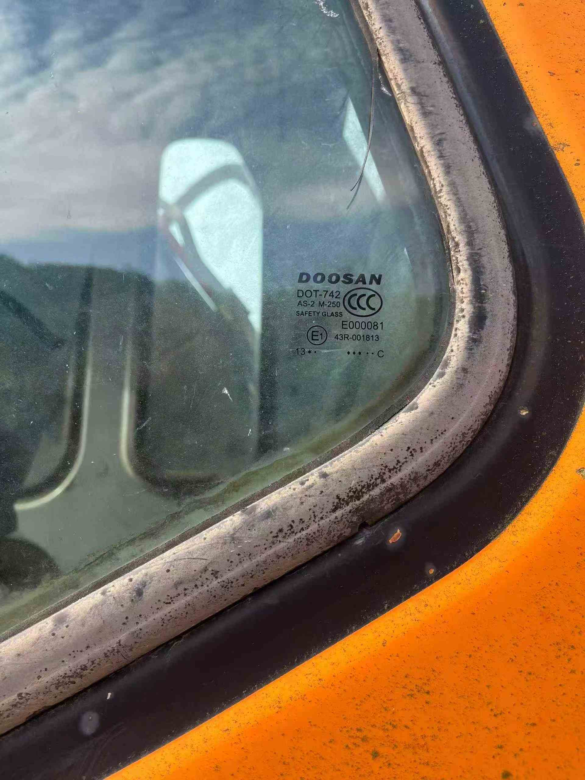 Used Doosan DL300 Excavator 2013 Model / 7