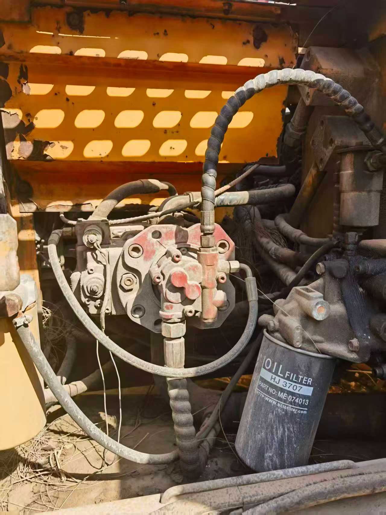 Used Sany SY135 Excavator 2011 Model / 3