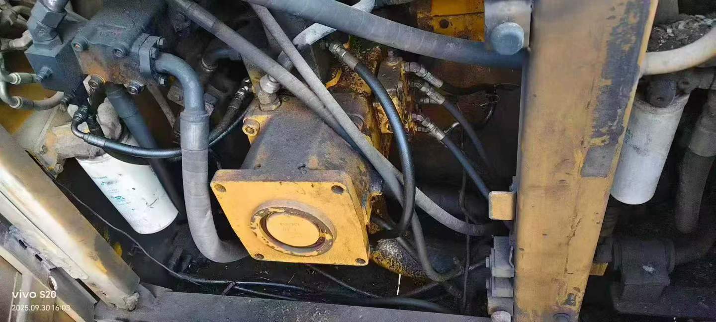 Used Caterpillar 365CL Excavator 2016 Model / 6