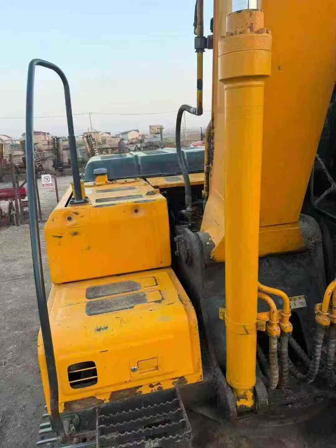 Used Hyundai R225-7 Excavator 2012 Model / 8