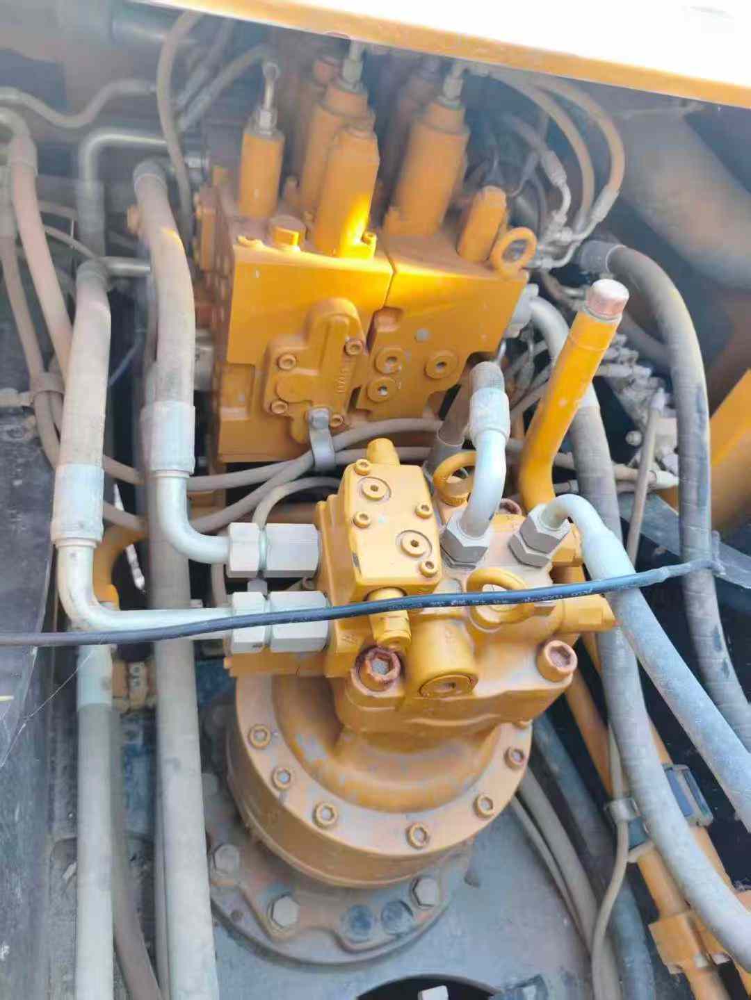 Used Sany SY200H Excavator 2022 Model / 4