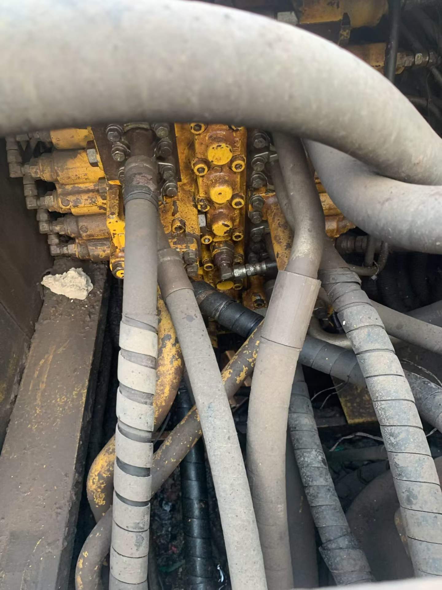 Used Komatsu PC220-8 Excavator 2020 Model / 4