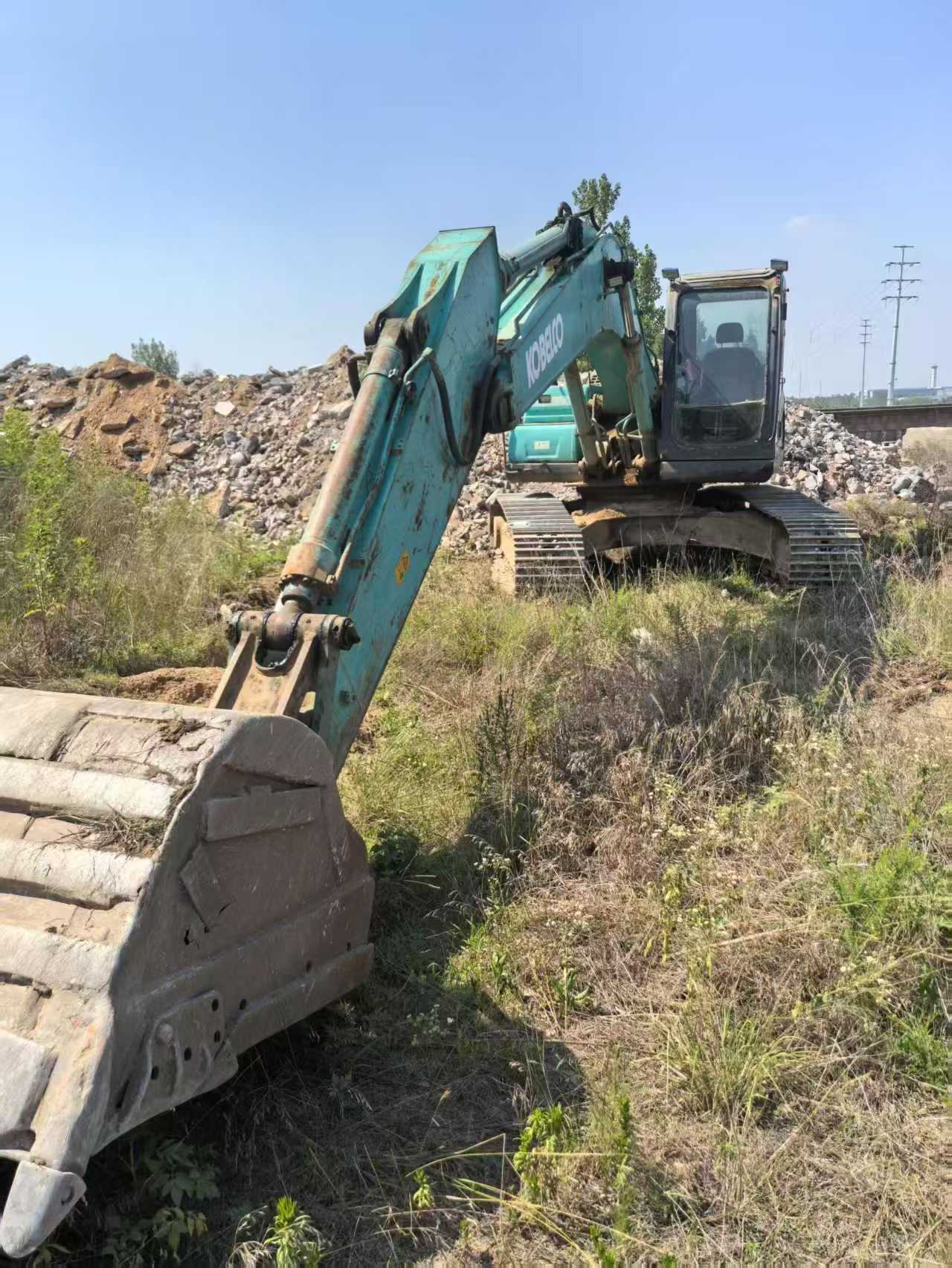Used Kobelco SK210 Excavator 2016 Model / 2