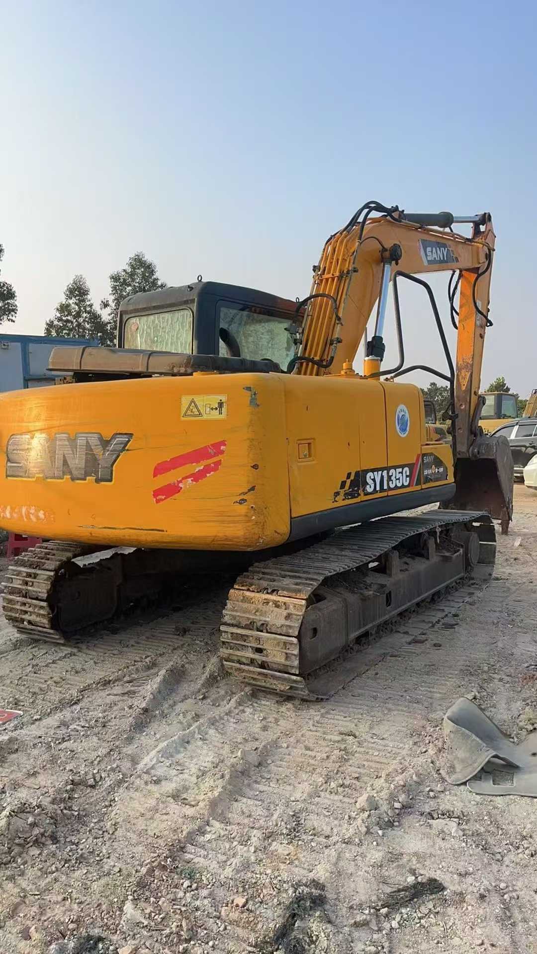 Used Sany SY135 Excavator 2016 Model / 3