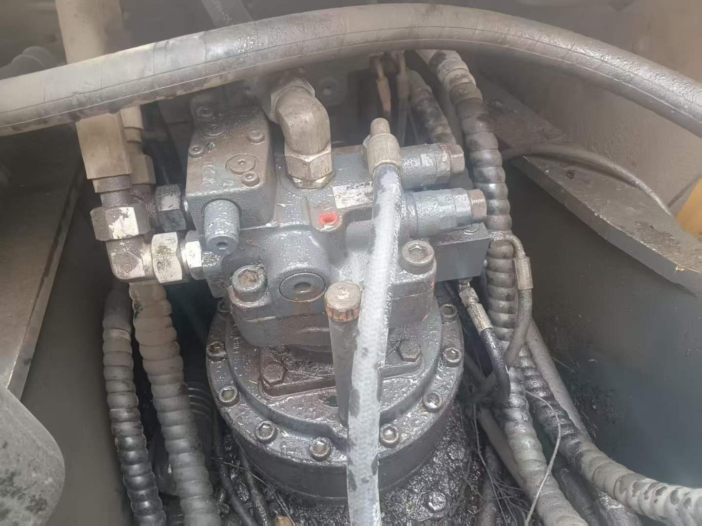 Used XCMG XE215 Excavator 2015 Model / 3