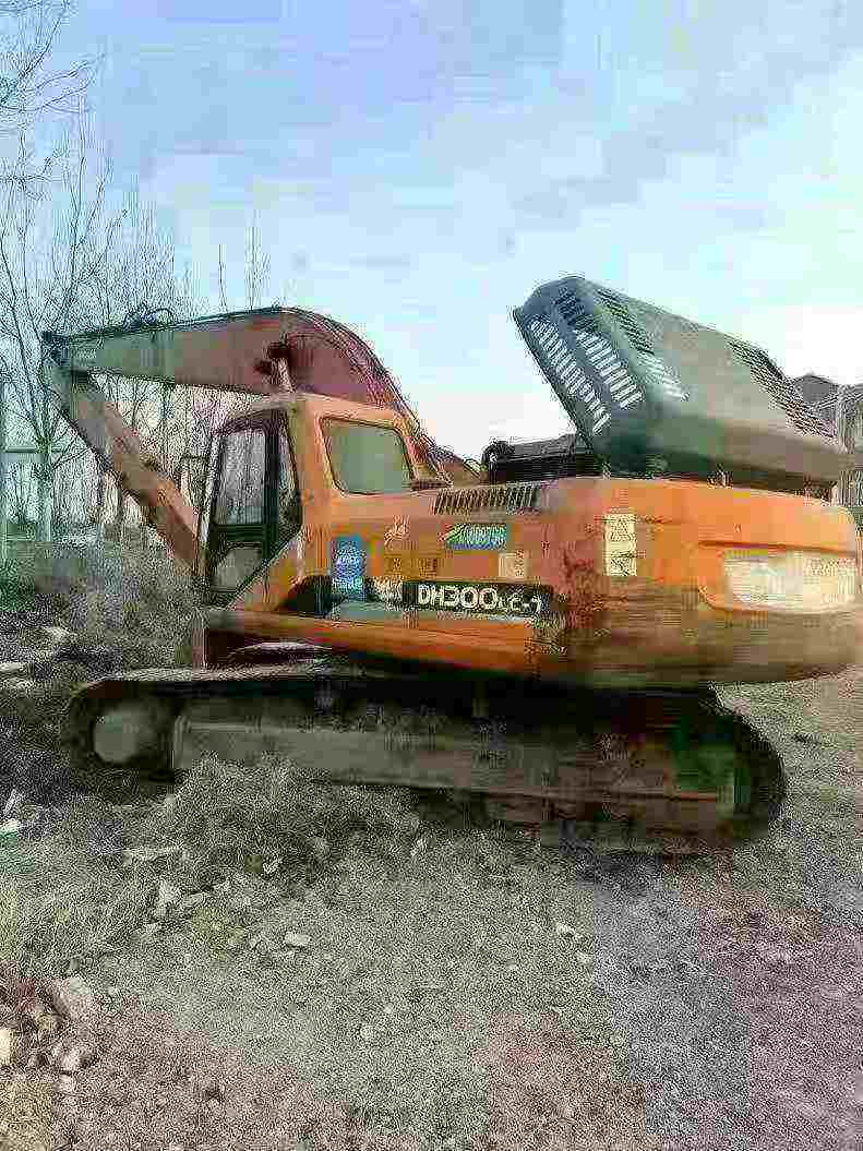 Used Doosan DL300 Excavator 2012 Model / 2