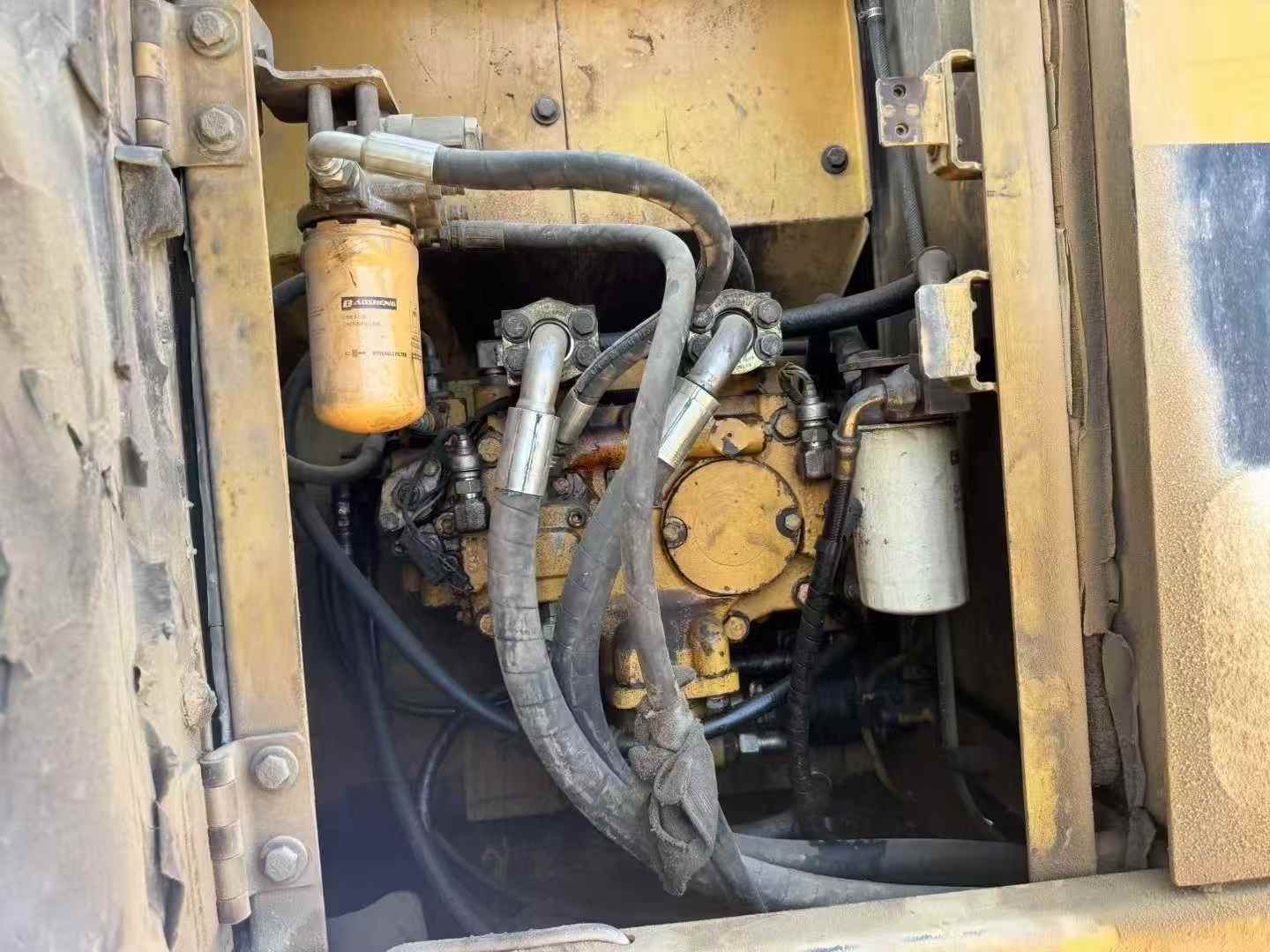 Used Caterpillar 320CU Excavator 2016 Model / 3