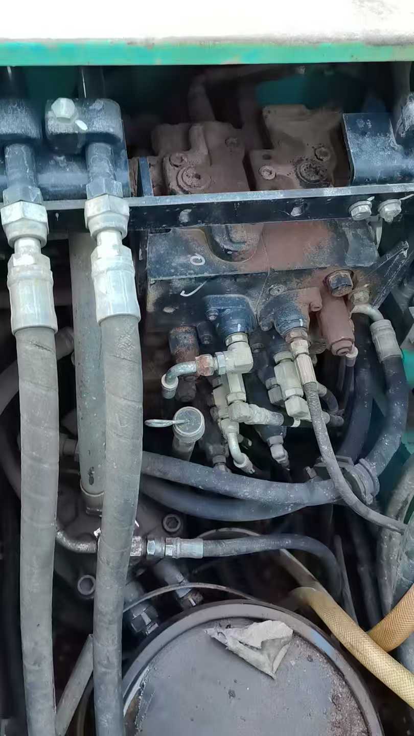 Used Kobelco SK130 Excavator 2012 Model / 6