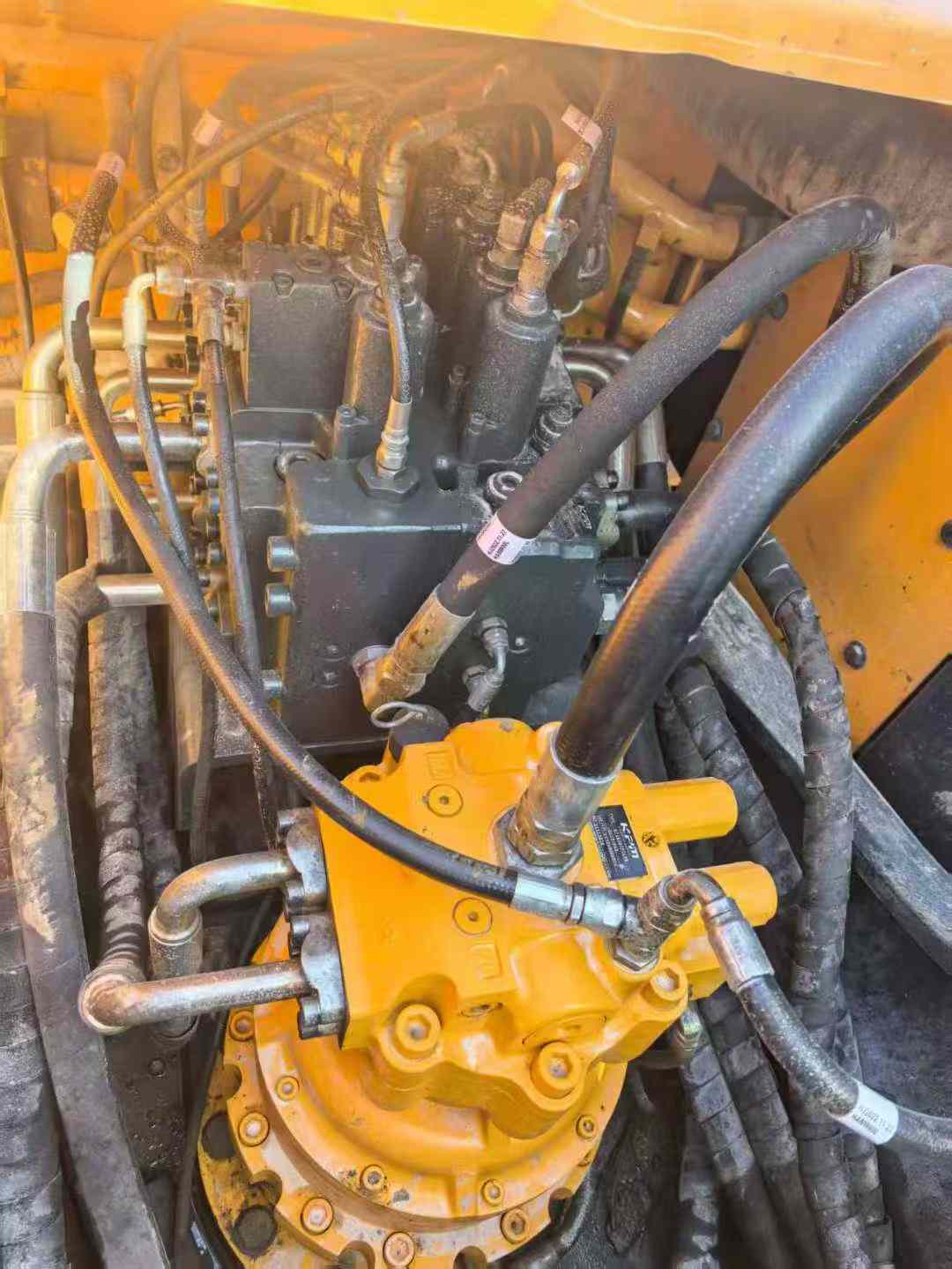 Used Hyundai R215VS Excavator 2022 Model / 4