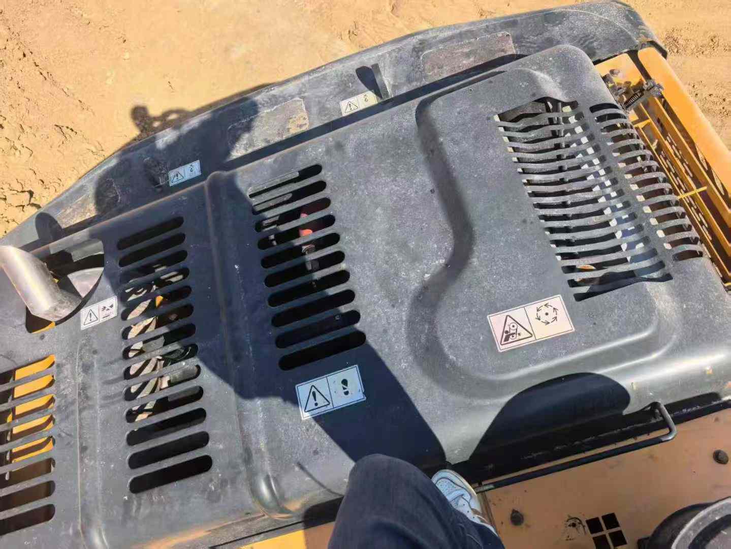 Used Hyundai R215VS Excavator 2022 Model / 6