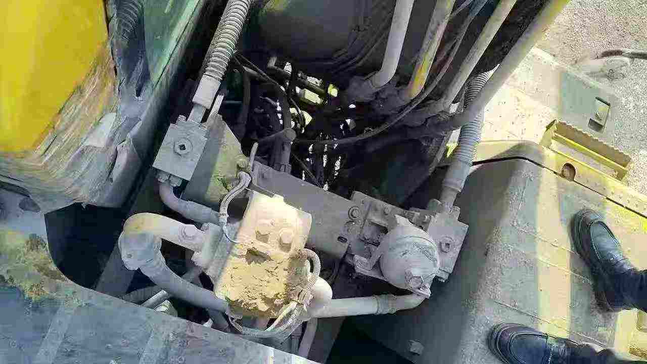 Used Komatsu PC200 Excavator 2023 Model / 3