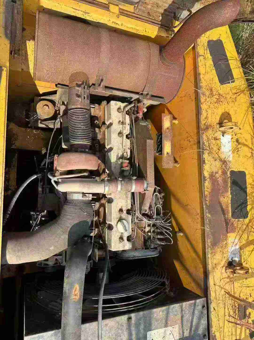 Used Hyundai R305LVS Excavator 2011 Model / 5