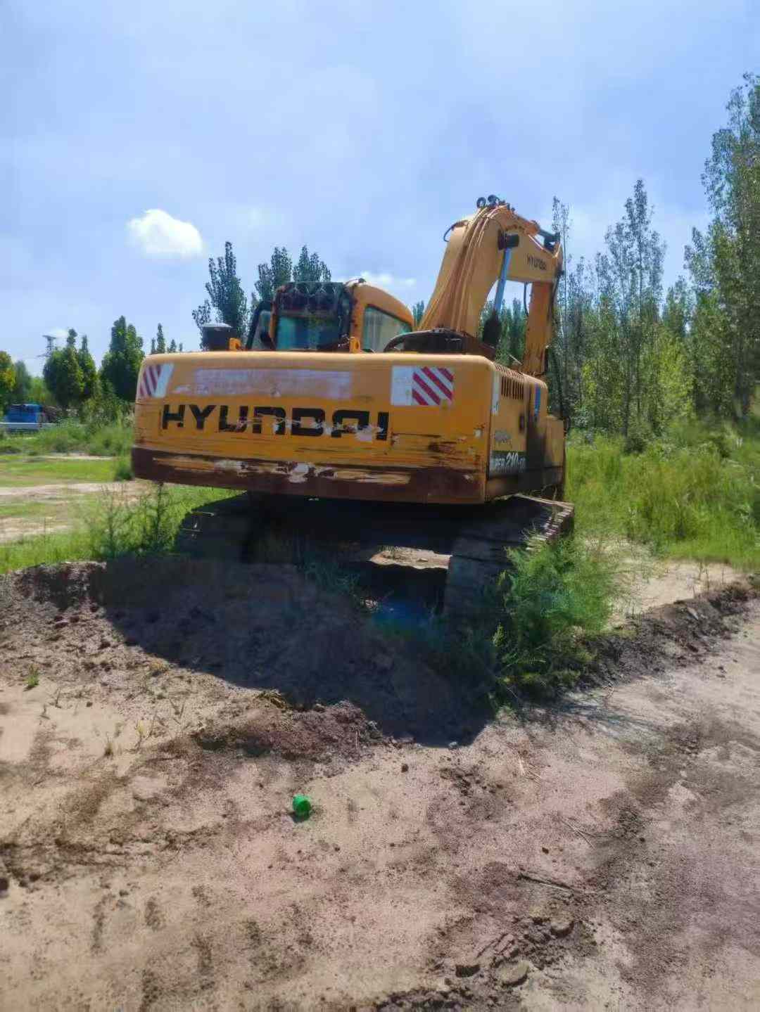 Used Hyundai R210WVS Excavator 2016 Model / 4