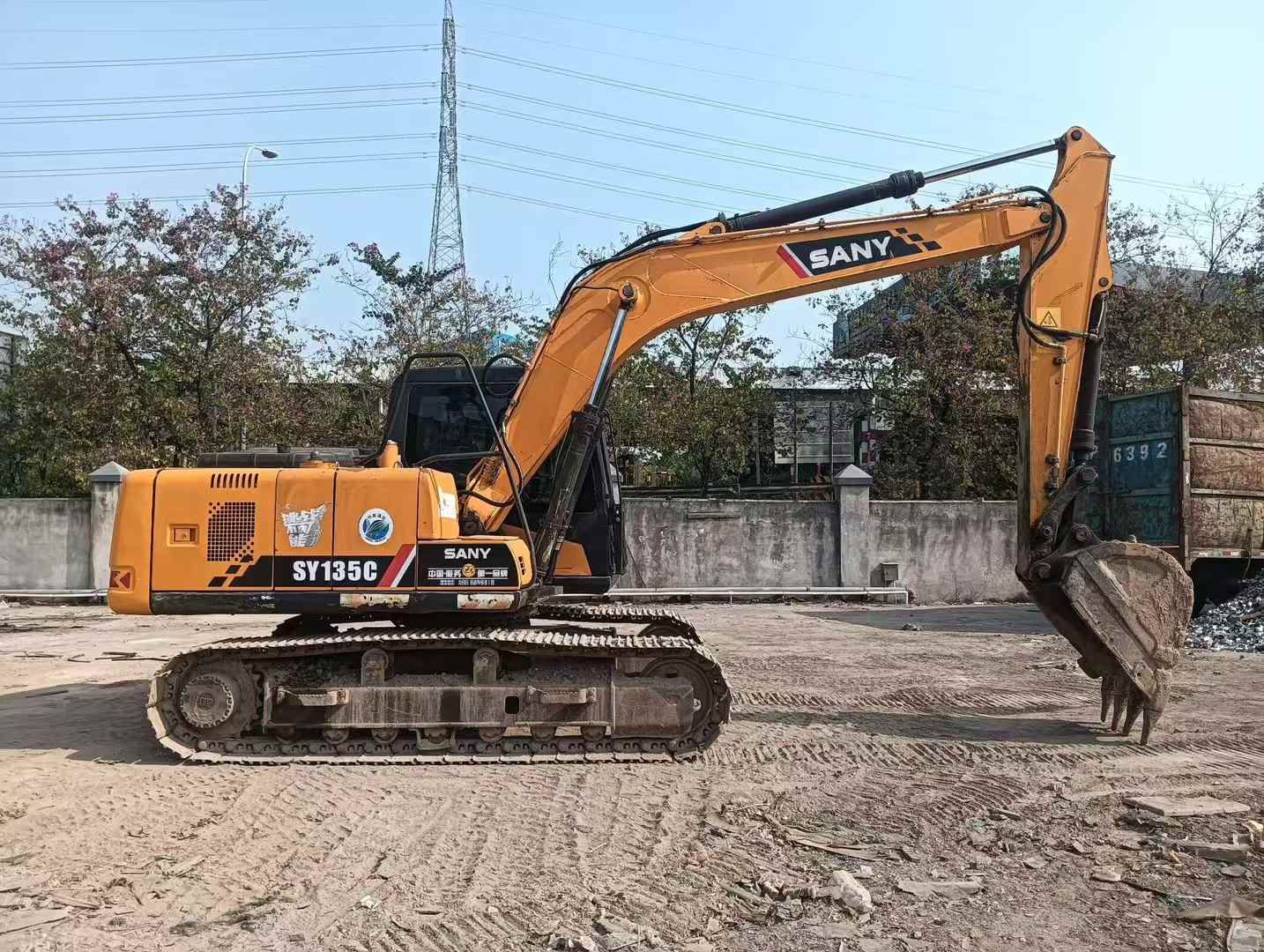 Used Sany SY135 Excavator 2016 Model / 3