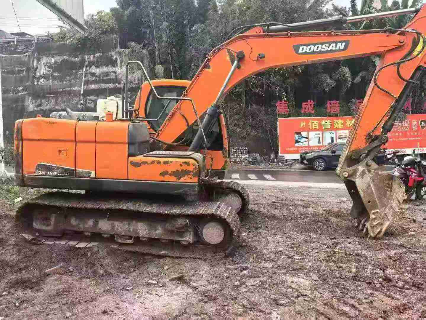 Used Doosan DH130LC-V Excavator 2016 Model / 3