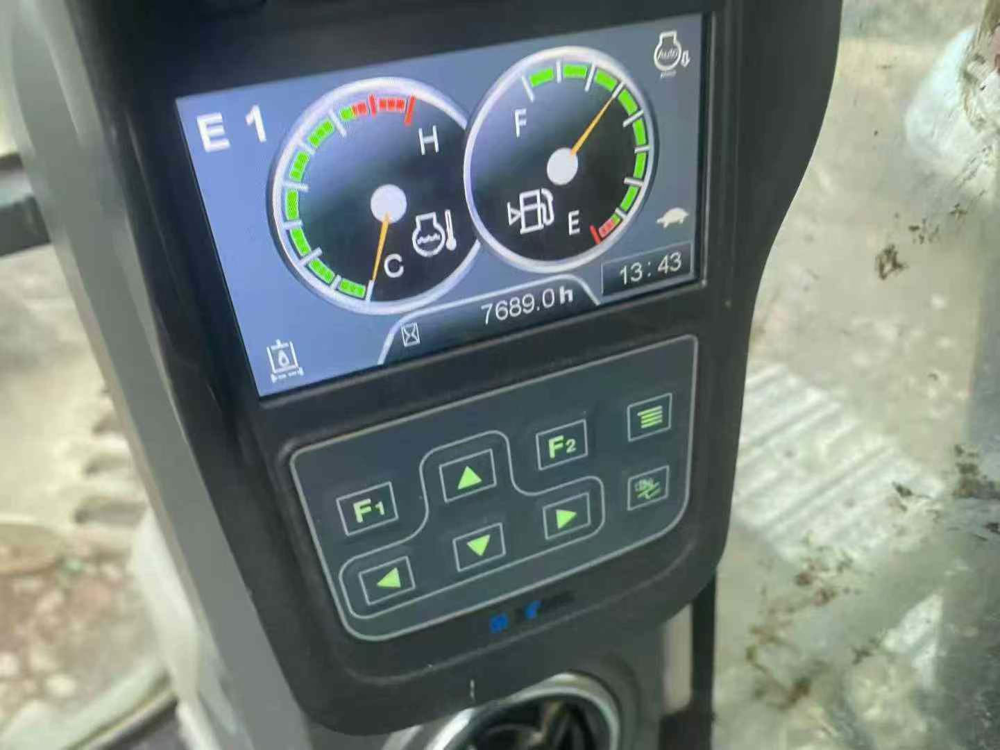 Used XCMG XE75WD Excavator 2021 Model / 4