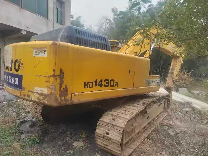 Used Kato HD1430R Excavator 2011 Model / 3