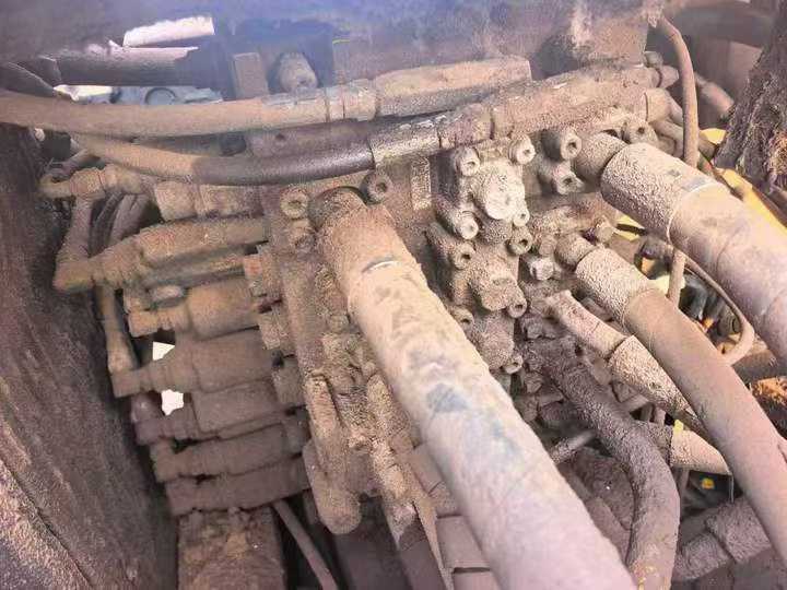 Used Komatsu PC220-8N1 Excavator 2016 Model / 4