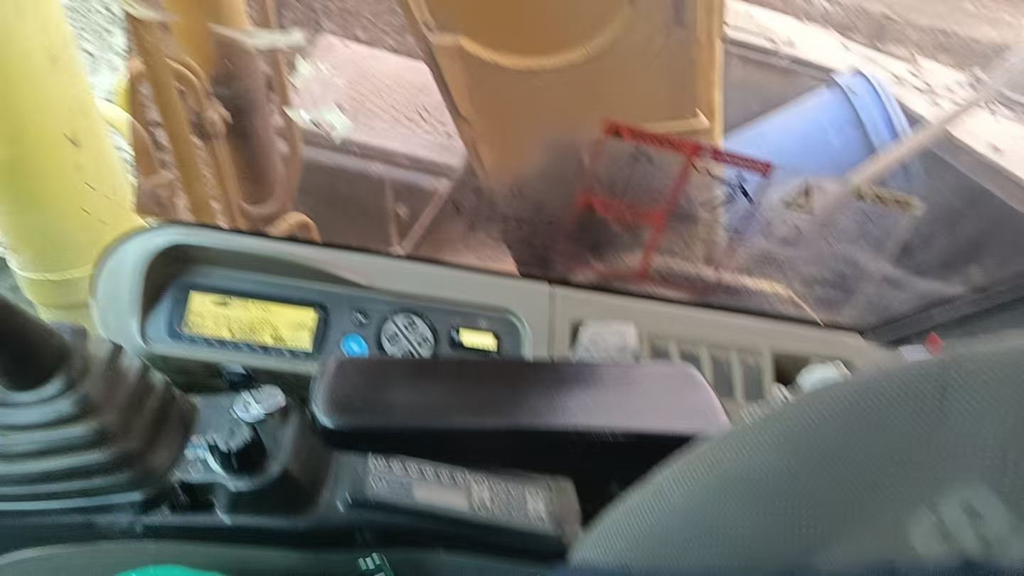 Used Sumitomo SH210-5 Excavator 2012 Model / 3