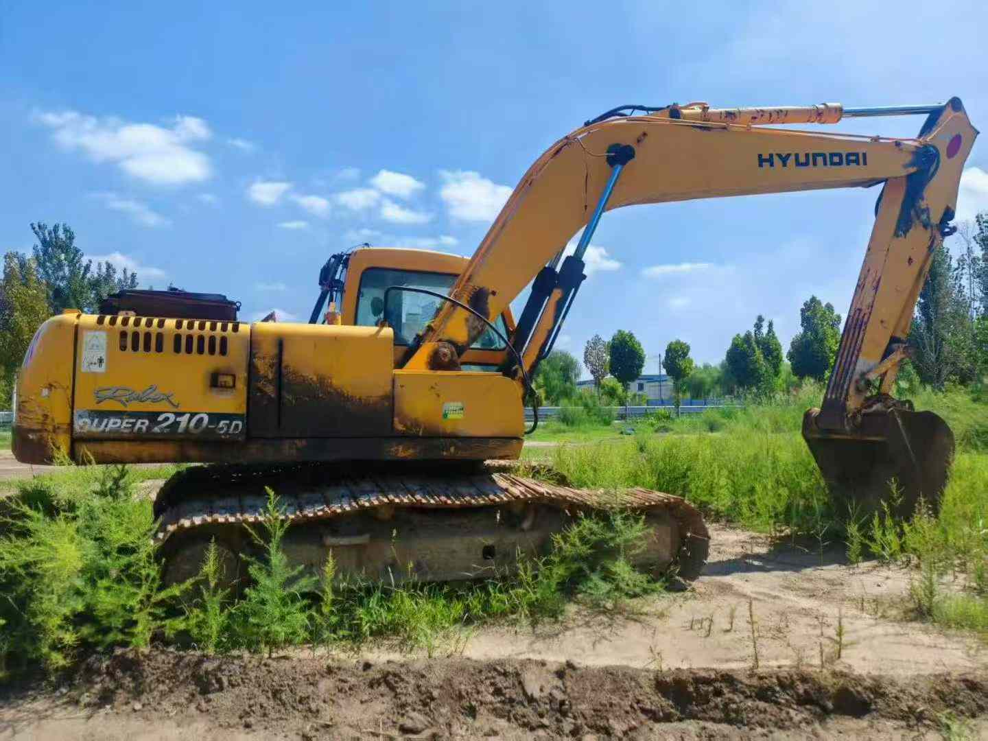 Used Hyundai R210WVS Excavator 2016 Model / 3