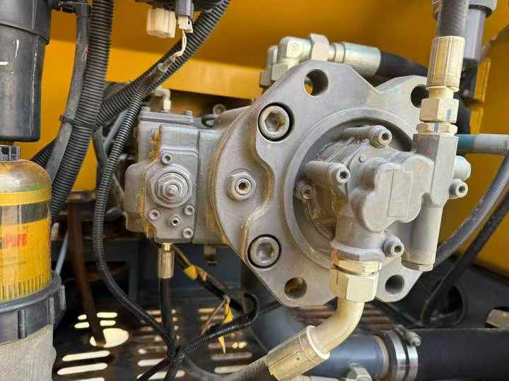 Used XCMG LW200 Excavator 2021 Model / 5