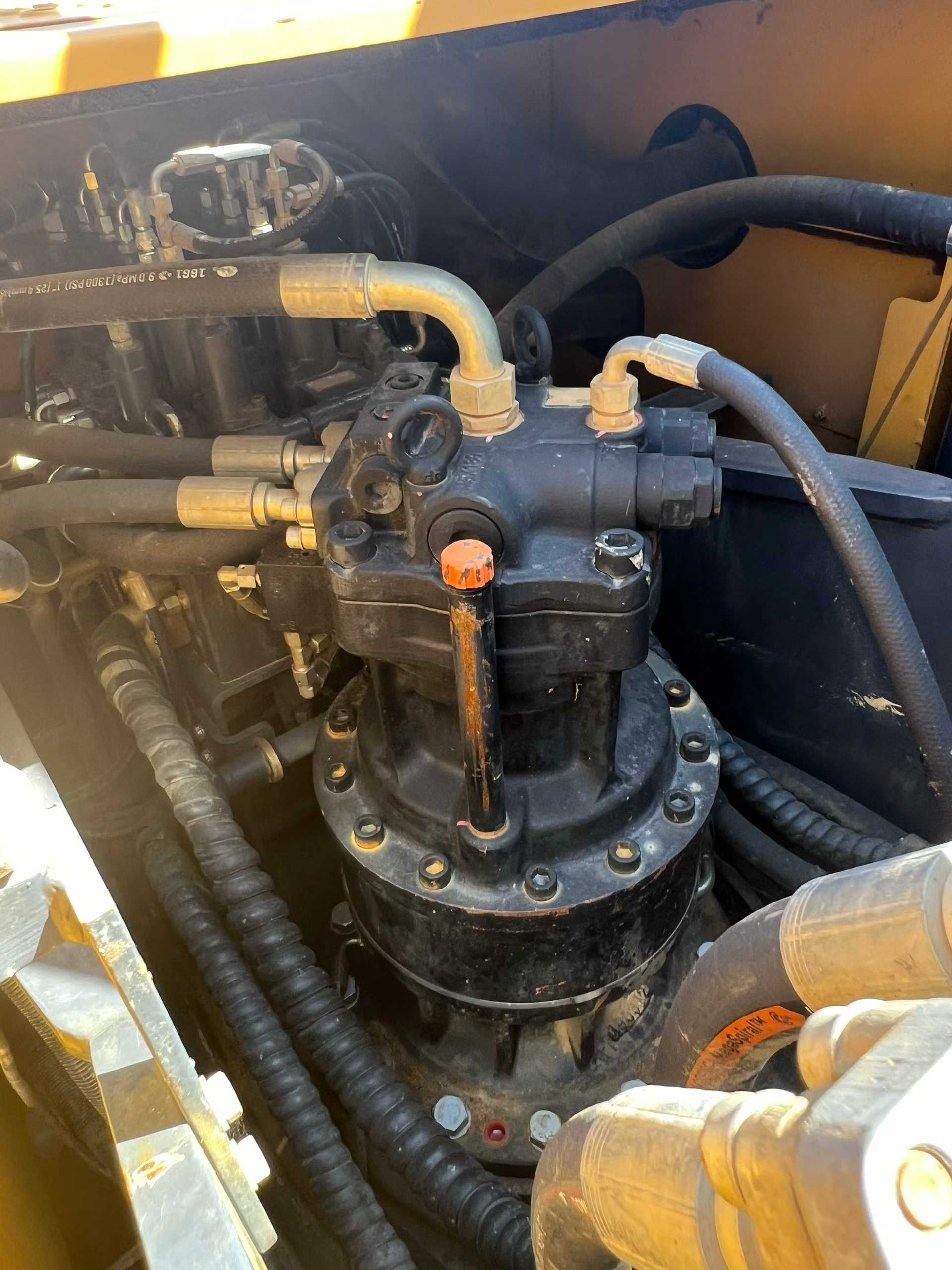 Used XCMG LW200 Excavator 2022 Model / 4