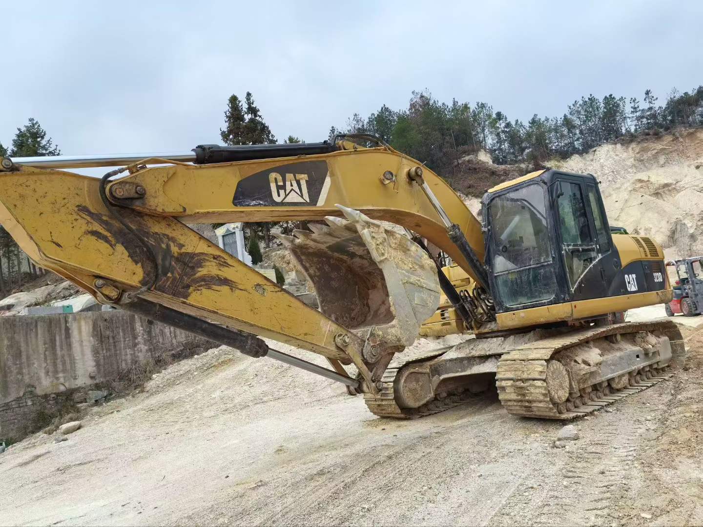 Used Caterpillar 320D Excavator 2013 Model / 3