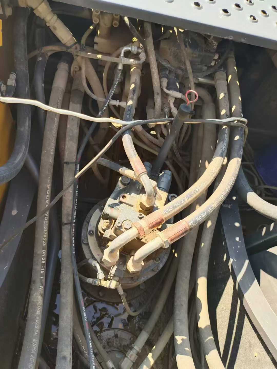 Used Volvo EC200 Excavator 2018 Model / 3