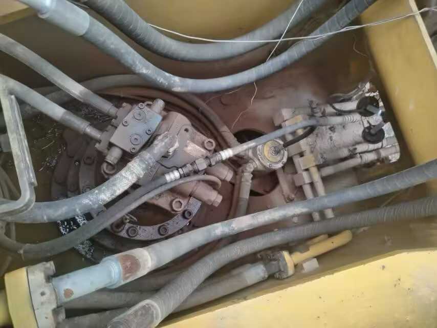 Used Kato HD1430R Excavator 2011 Model / 8