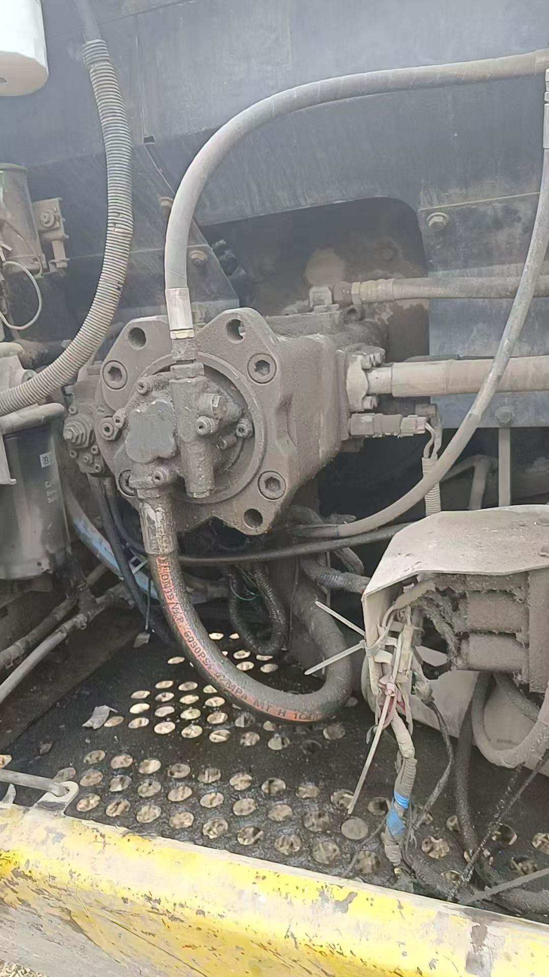 Used Sumitomo SH210-5 Excavator 2012 Model / 8