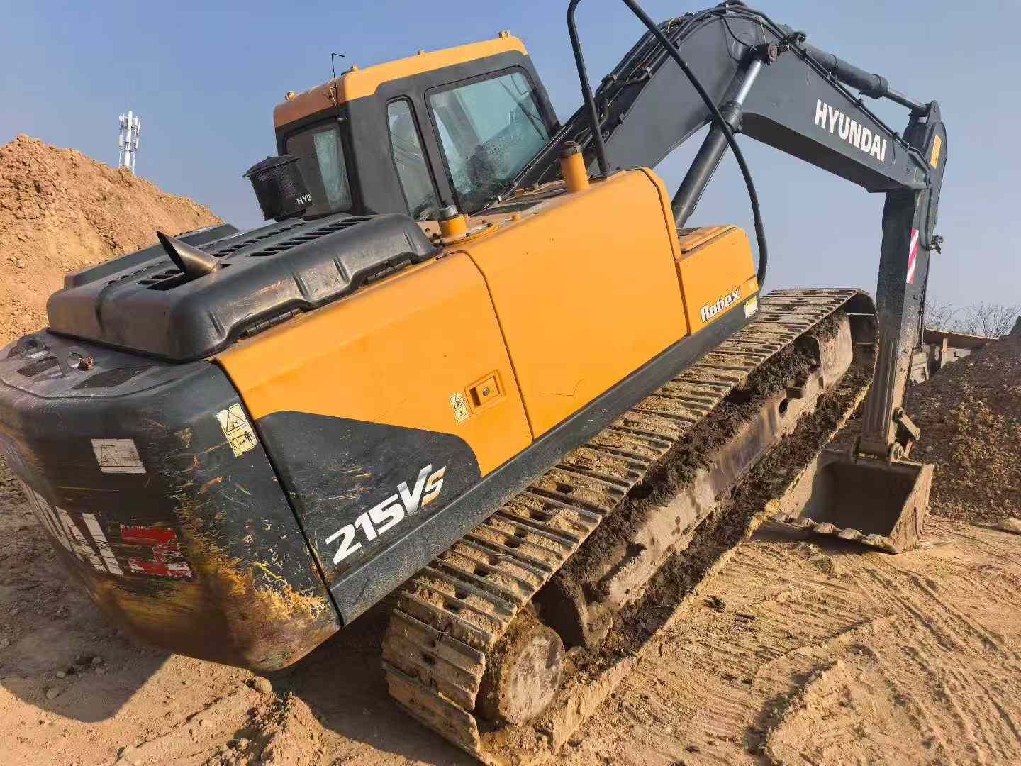 Used Hyundai R215VSN Excavator 2022 Model / 3