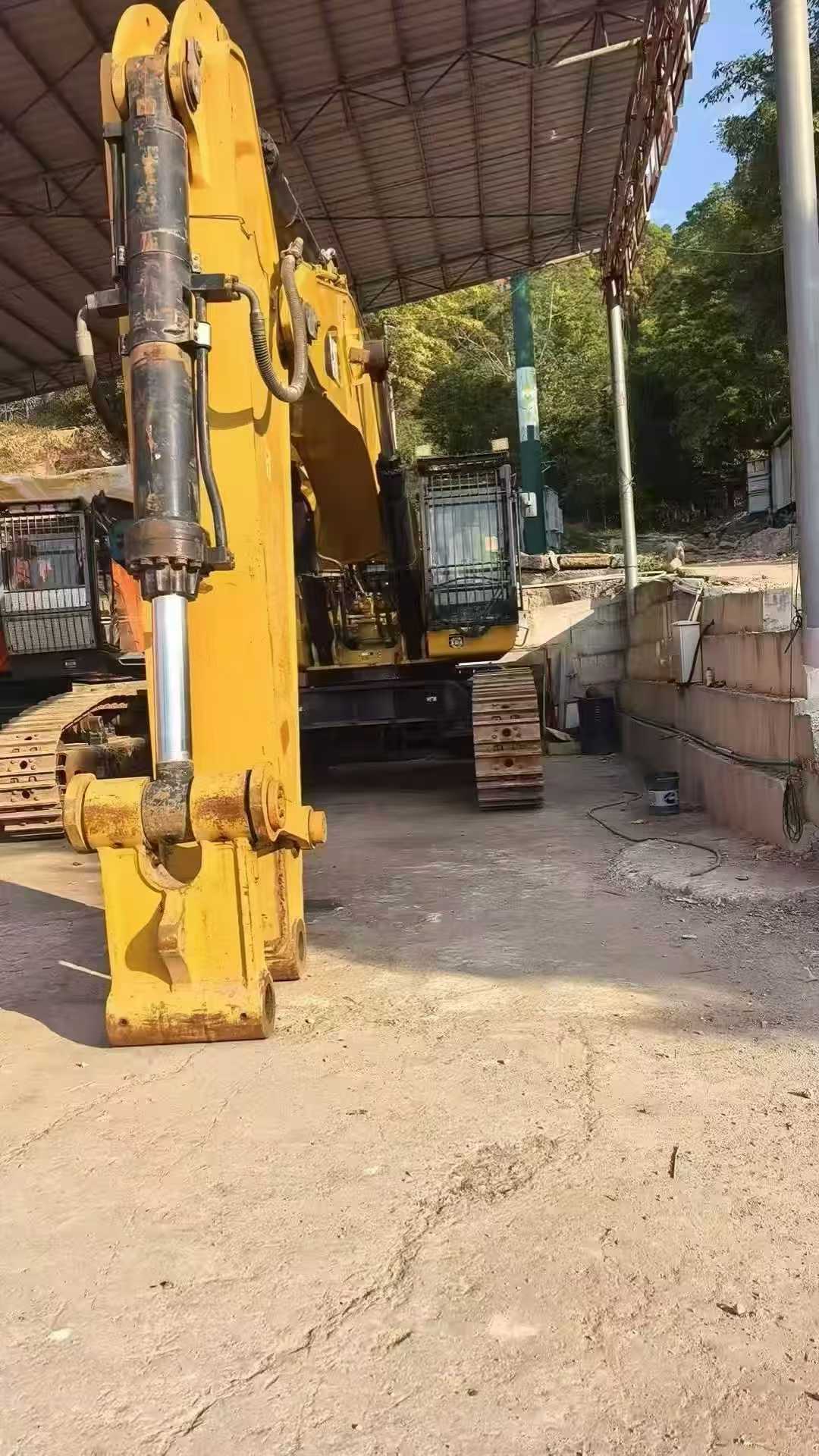 Used Caterpillar 390FLME Excavator 2016 Model / 2