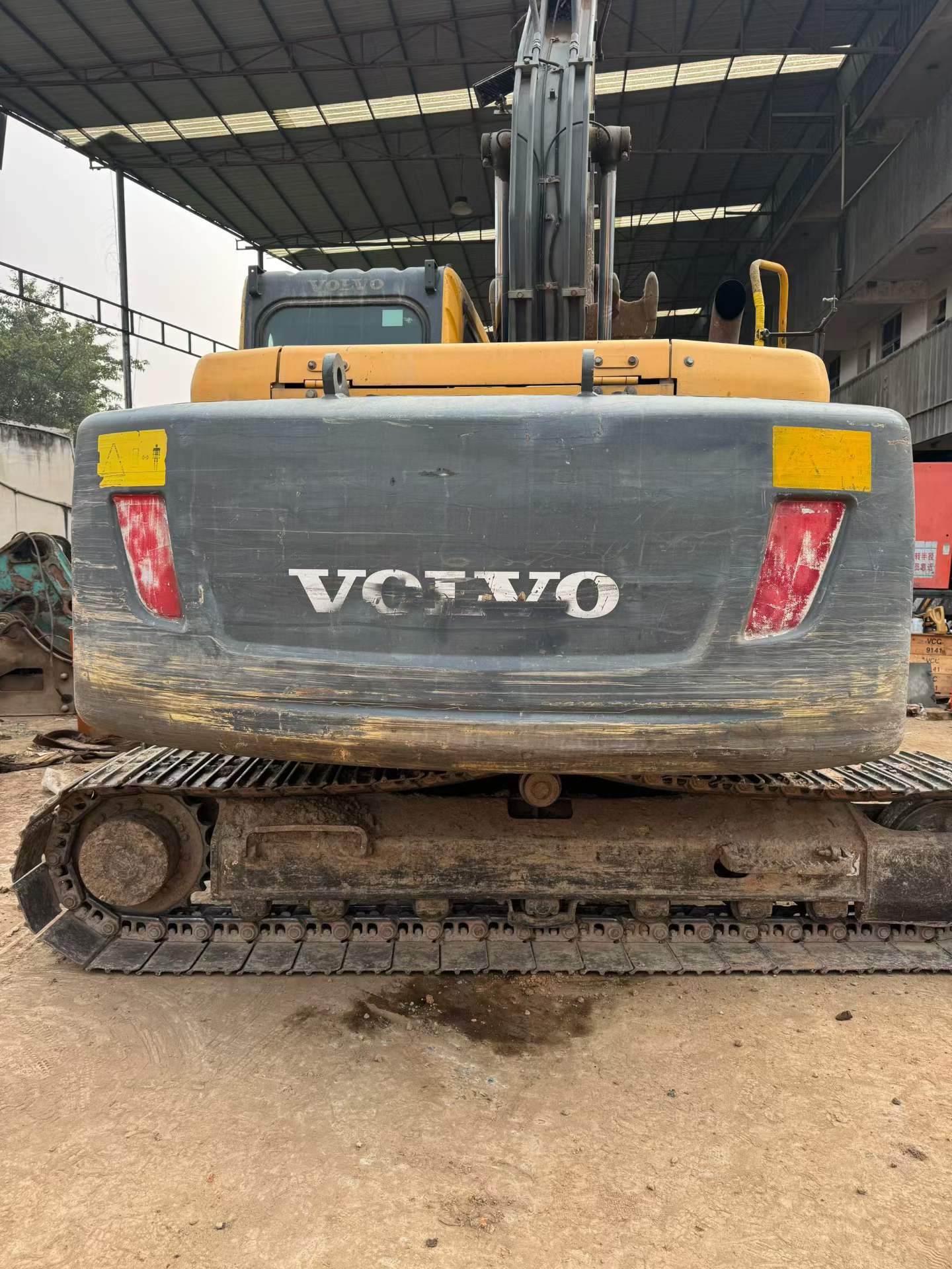 Used Volvo EC140 Excavator 2014 Model / 4