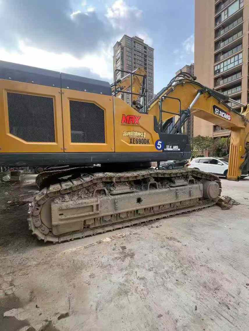 Used XCMG LW220 Excavator 2023 Model / 4