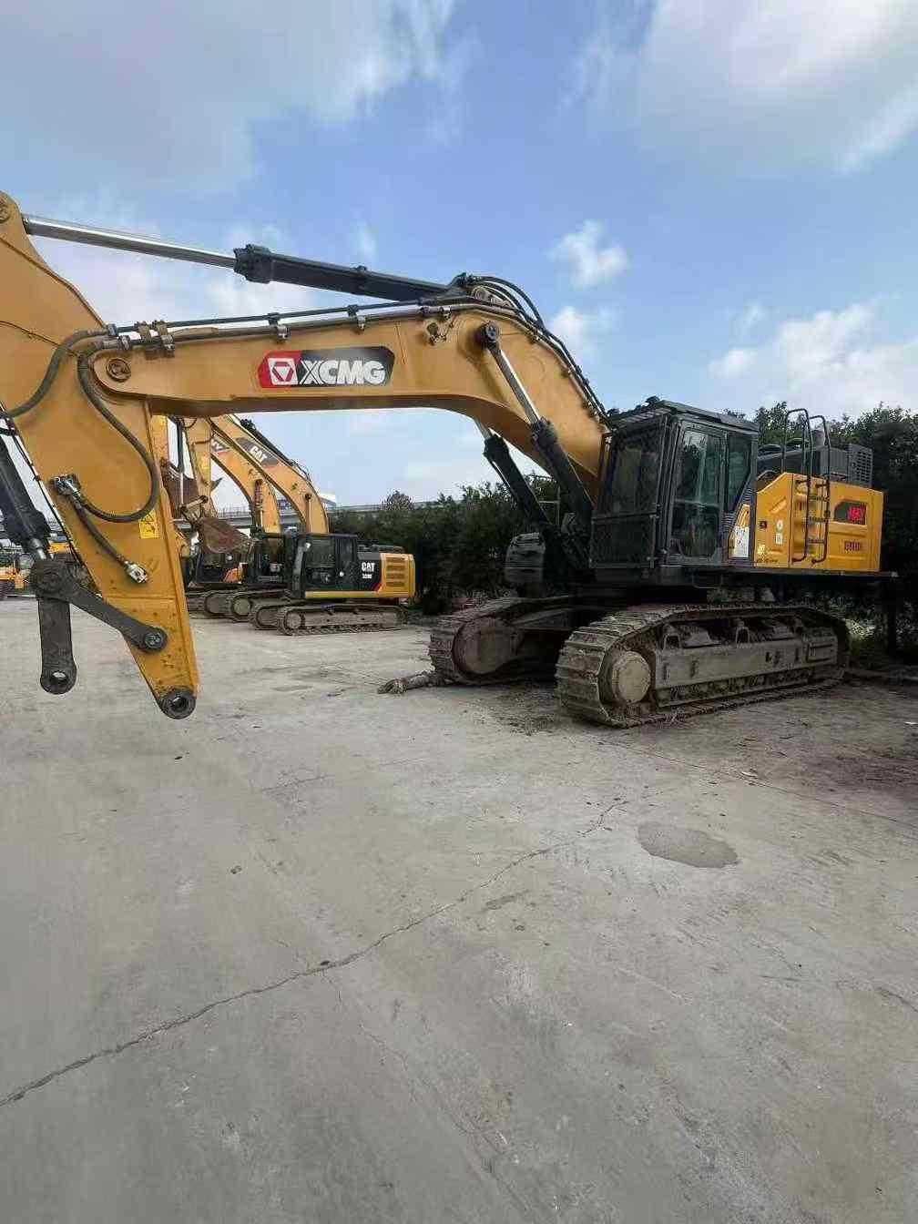 Used XCMG LW220 Excavator 2023 Model / 9