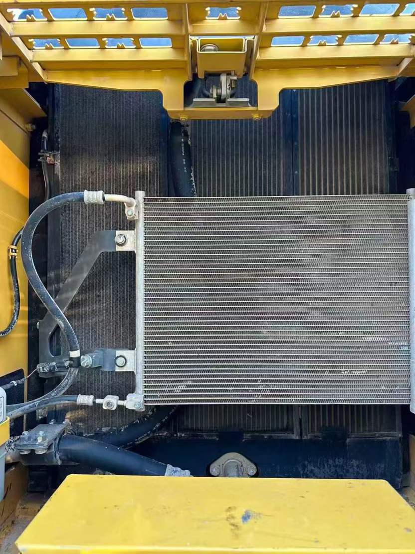 Used Komatsu PC200-10M0 Excavator 2022 Model / 9