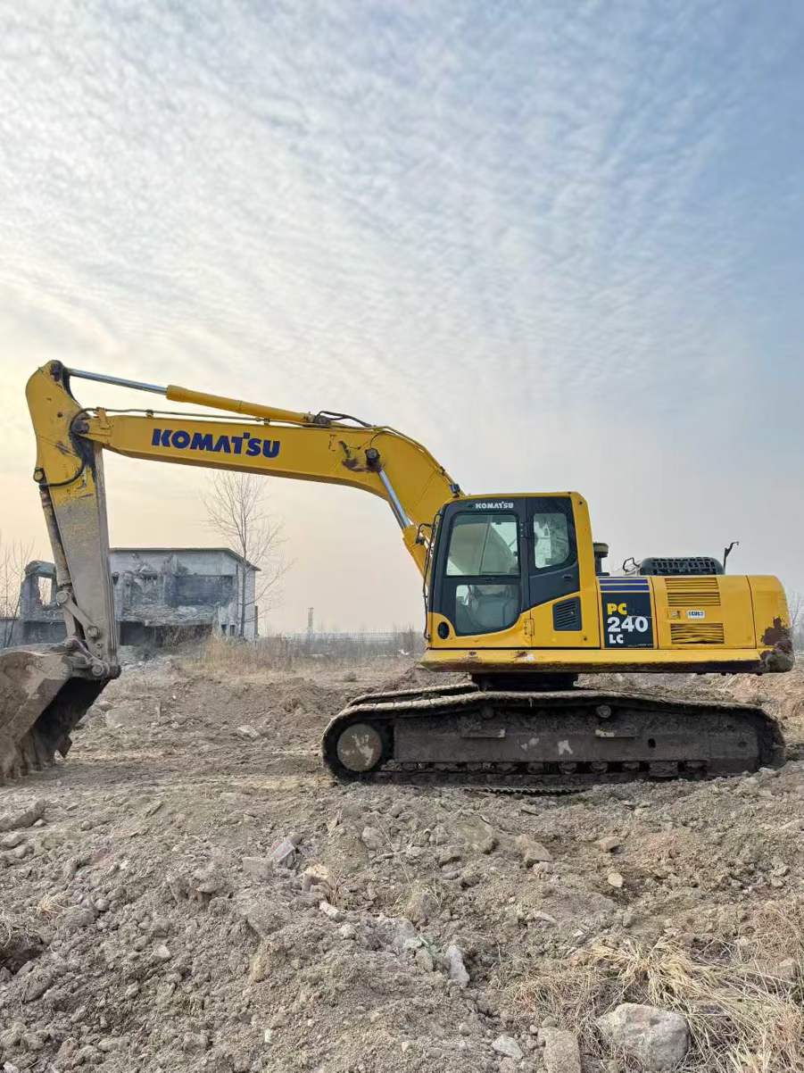 Used Komatsu PC240LC-8 Excavator 2014 Model / 2