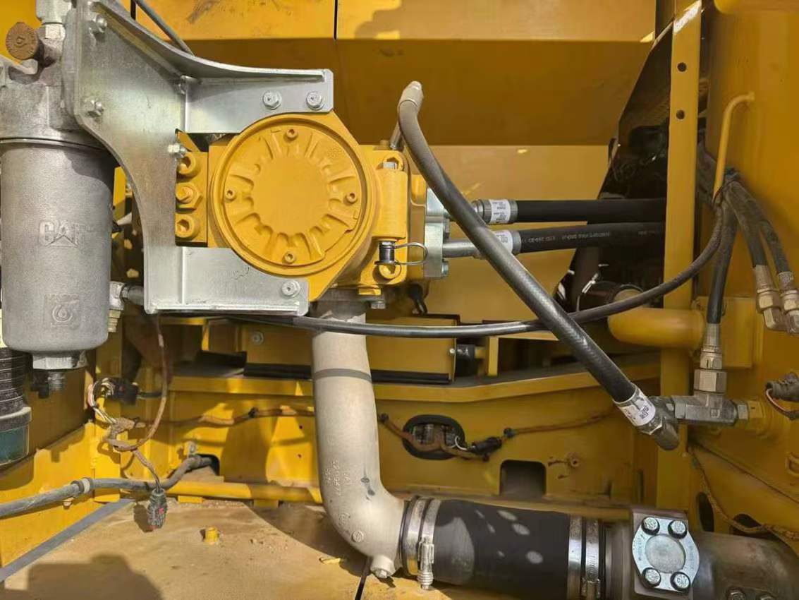 Used Caterpillar 330L Excavator 2019 Model / 9