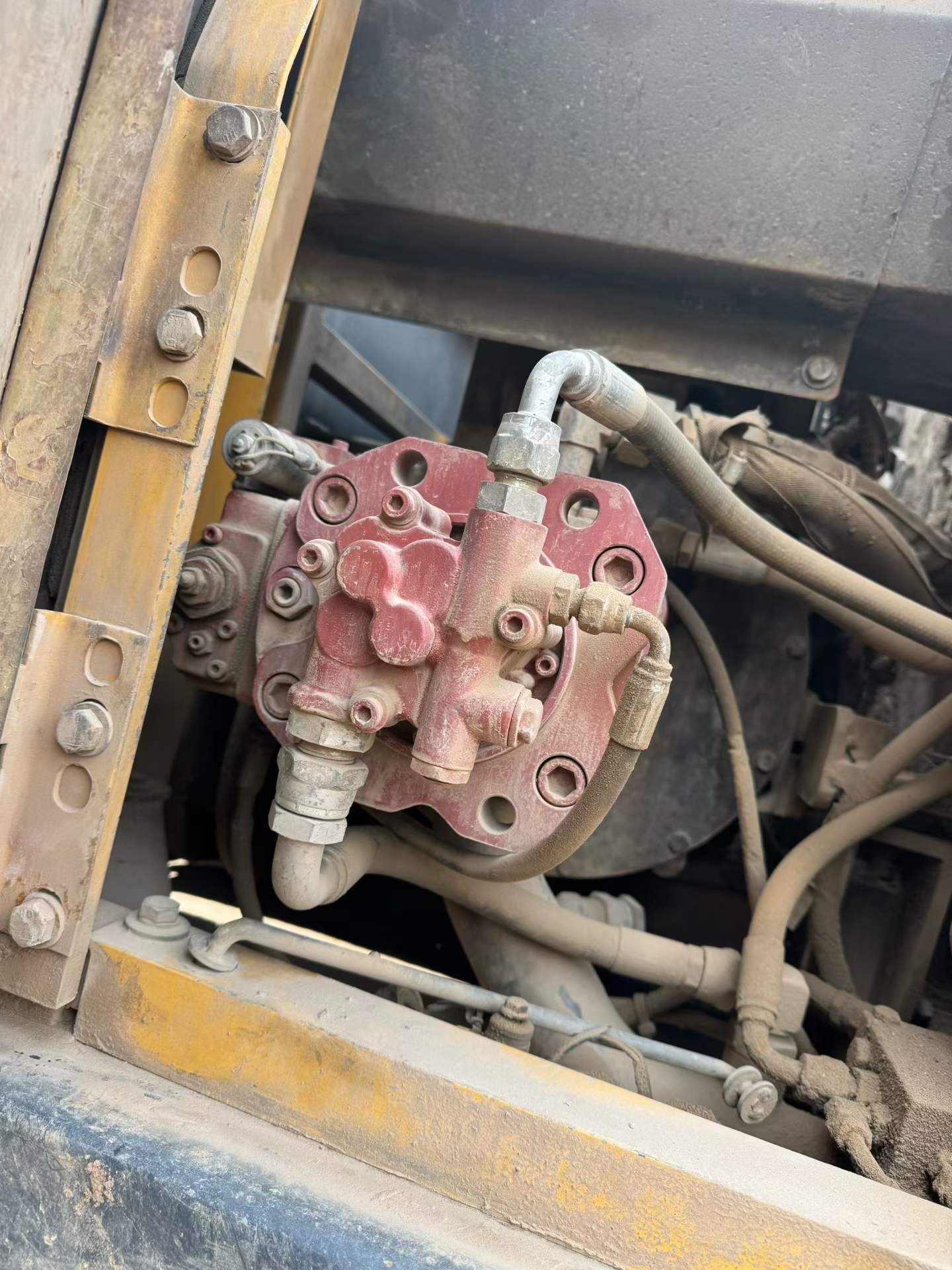 Used Volvo EC140 Excavator 2014 Model / 8