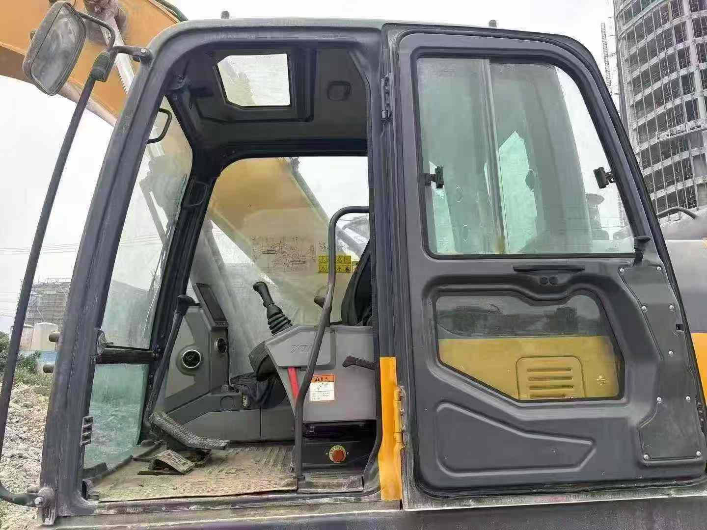 Used XCMG XE305D Excavator 2022 Model / 7