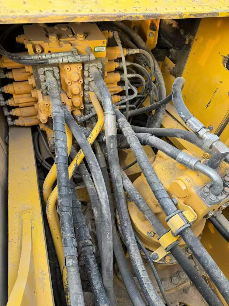 Used Komatsu PC240LC-8 Excavator 2014 Model / 6