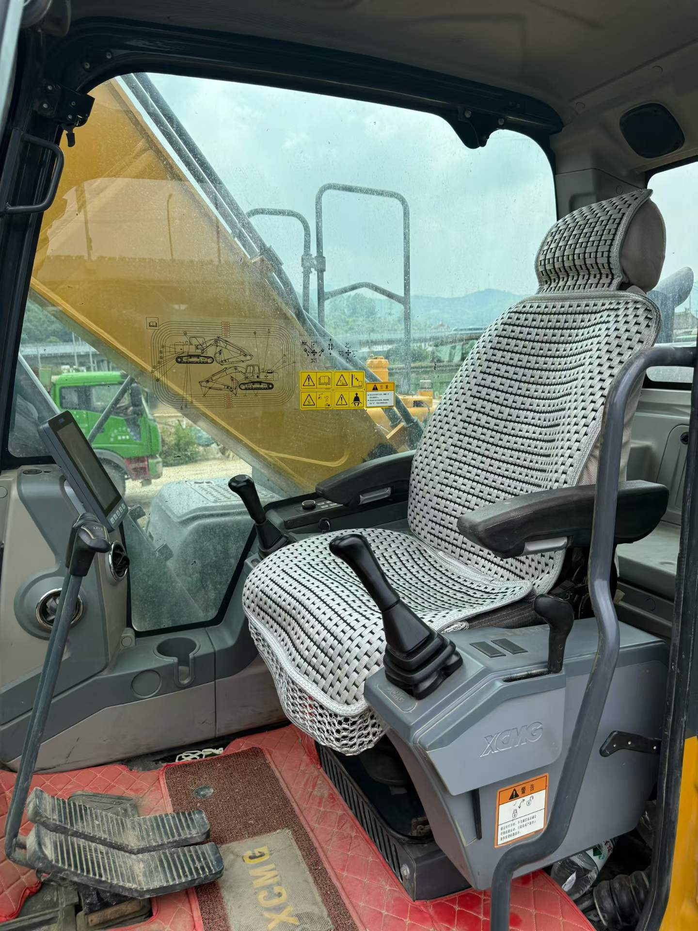Used XCMG LW200 Excavator 2016 Model / 8