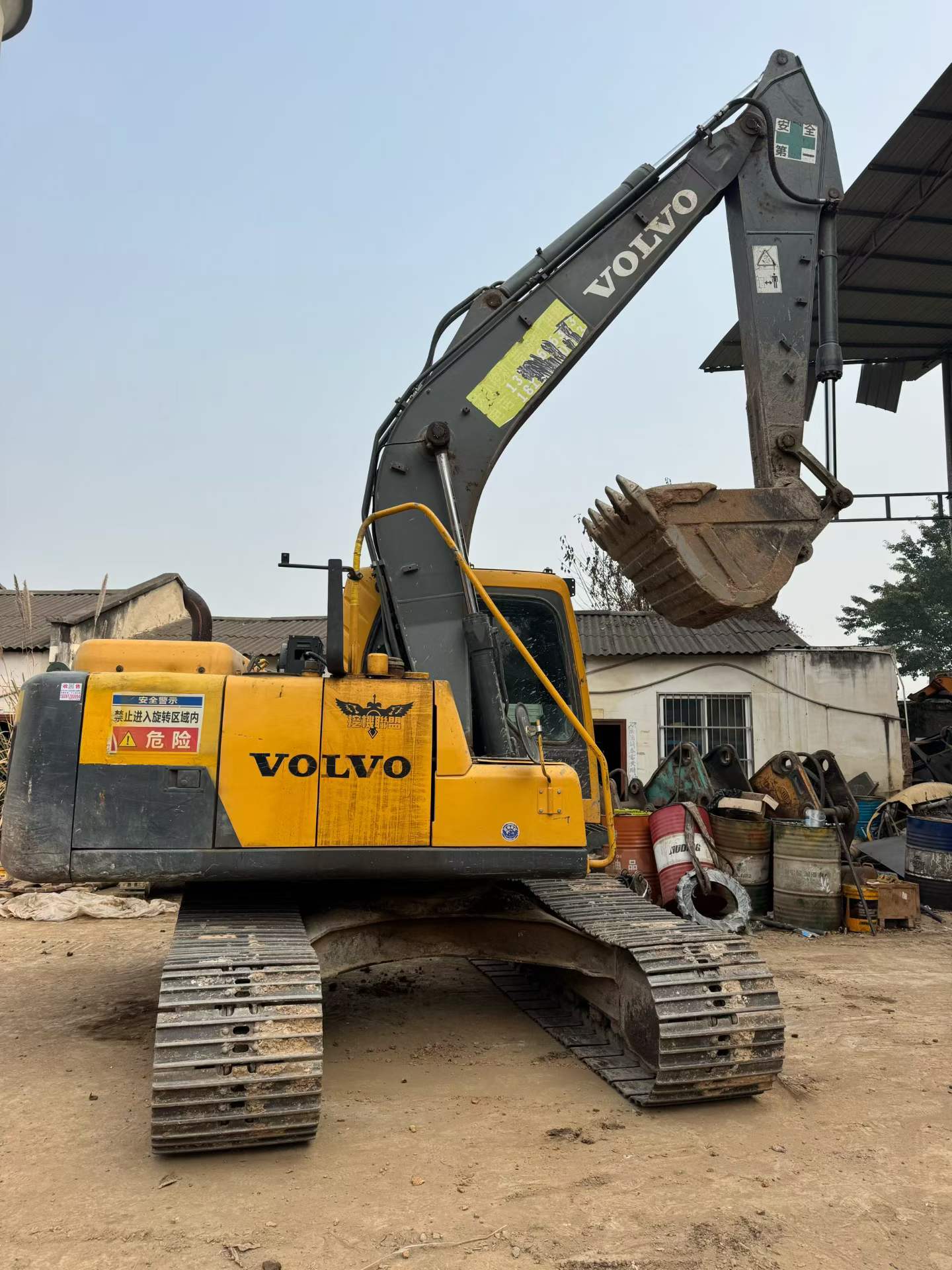 Used Volvo EC140 Excavator 2014 Model / 3