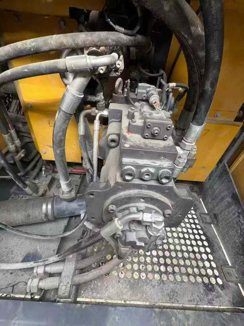 Used XCMG LW220 Excavator 2023 Model / 7